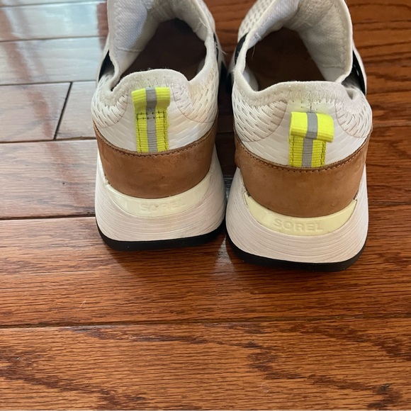 Sorel White and black women’s kinetic impact strap sneaker - Picture 4 of 8